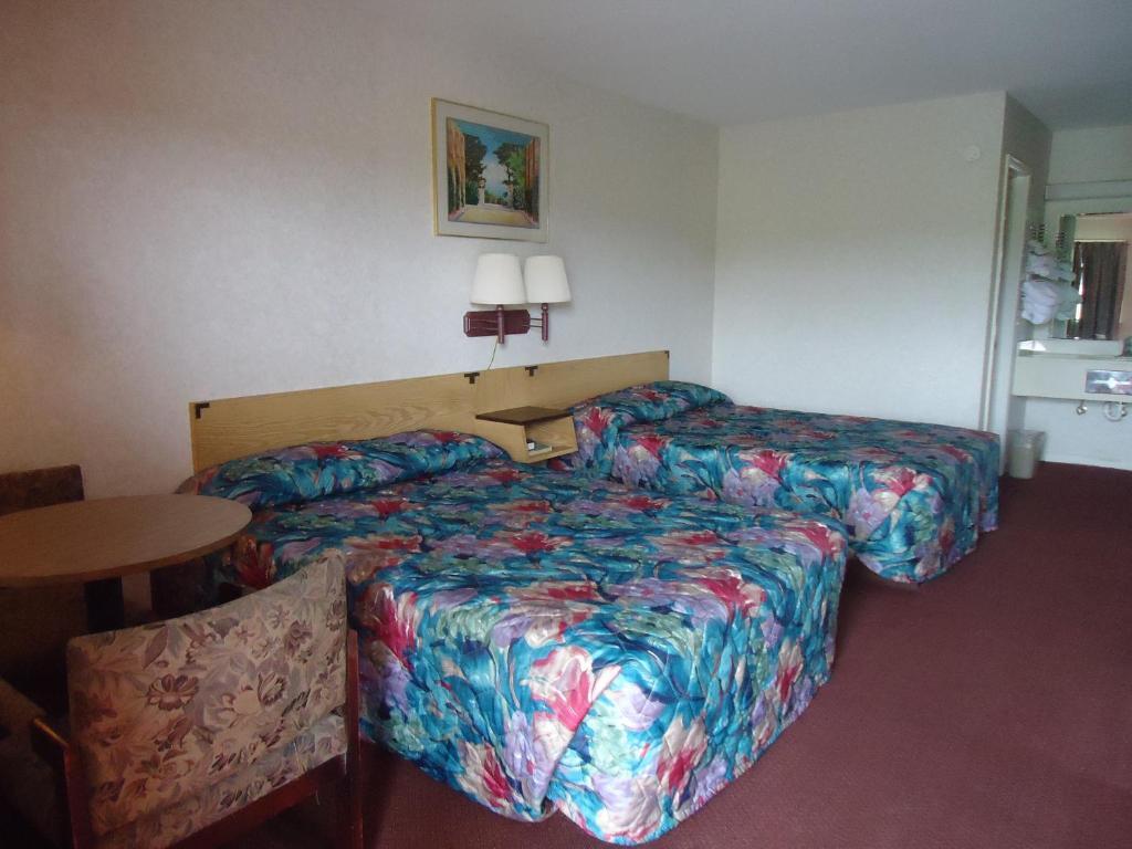 Welborn Motel - Hamptonville Room photo